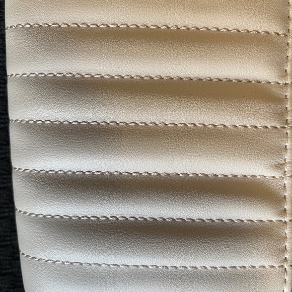 Light pink Nine West wallet - Picture 2 of 6